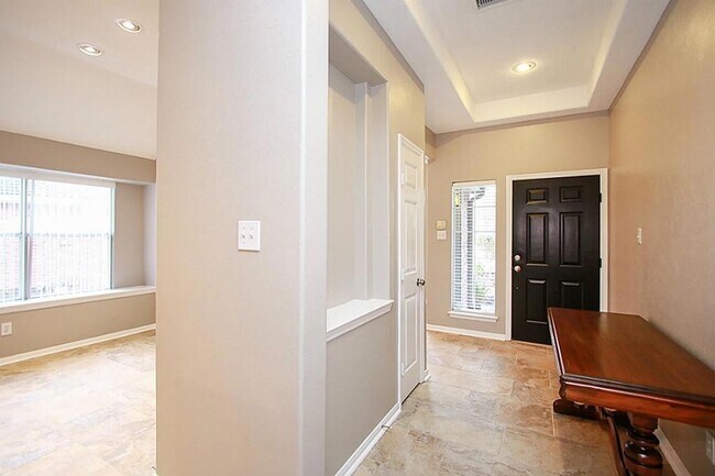 Building Photo - 155 Avonlea Ct