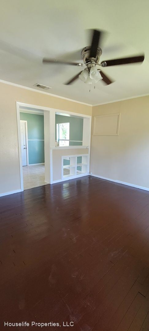 Foto del edificio - 2 br, 1 bath House - 410 W 75th
