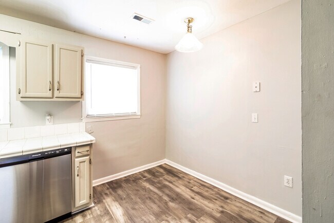 Foto del edificio - Spacious 3-Bedroom Home in Summerville, SC