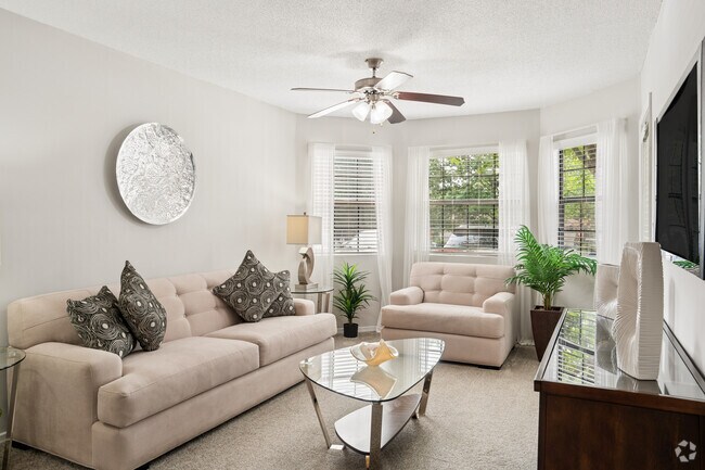 Interior Photo - Franklin Woods - Students: Save up to 10%!