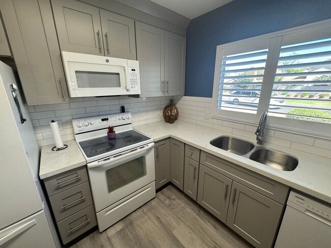 Foto del edificio - 1295 N Ash St