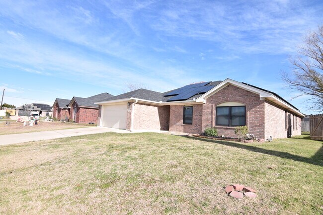 Building Photo - 4202 Capri Dr