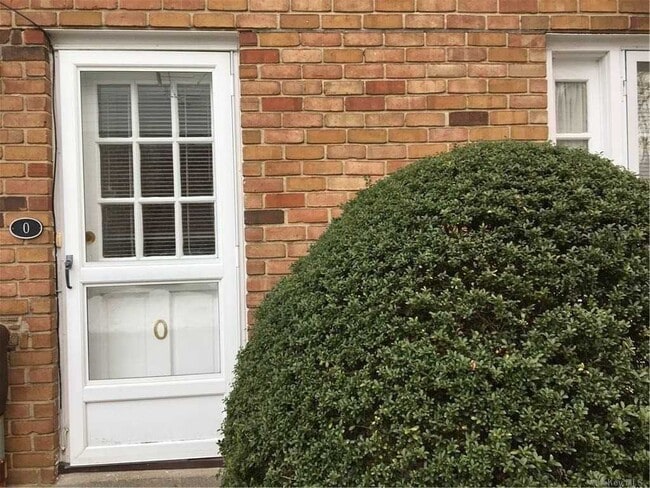 Foto del edificio - 165 Manorhaven Blvd