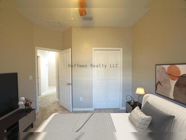 Building Photo - 3 Bed, 2.5 Bath two story townhome in High...