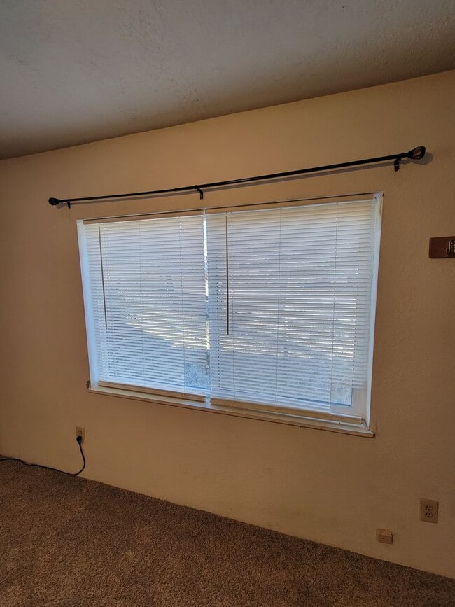 Building Photo - 1 bed/1 bath in Adin CA