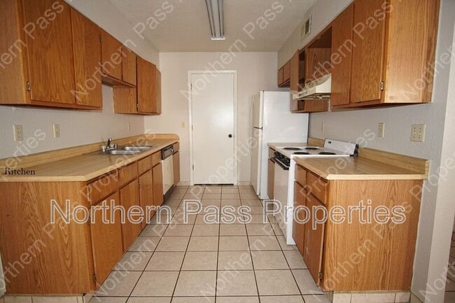 Building Photo - 1587 Bengal Dr