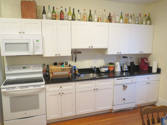 Kitchen - 157-141 Hemenway St