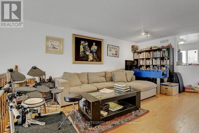 Photo du bâtiment - 4487 Harper Ave