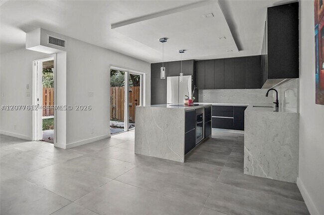 Foto del edificio - 2161 Orange Grove Dr