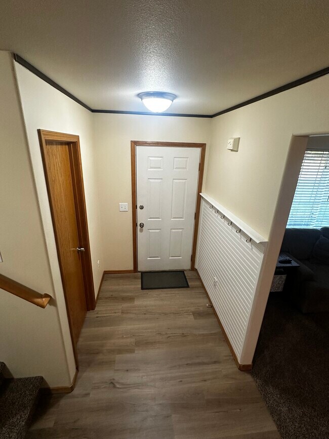 Building Photo - 5005 Thrush Ct