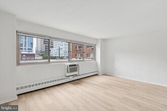 Building Photo - 2101 Chestnut St