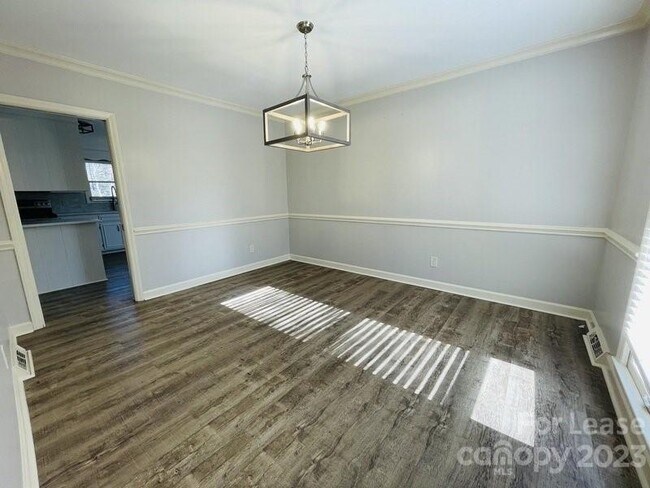 Foto del edificio - 6825 Pleasant Dr