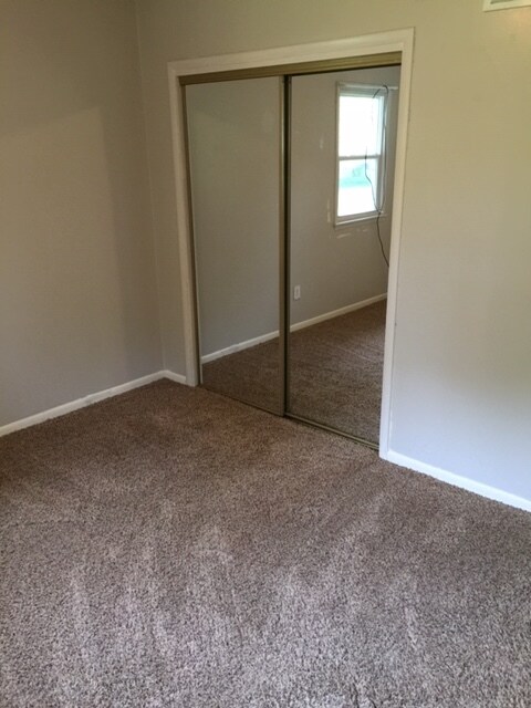 Bedroom - 2621 Melrose Ave