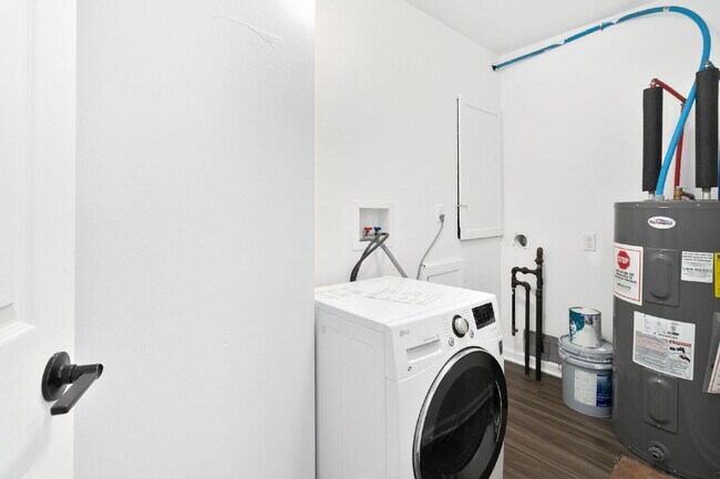 Foto del edificio - Completely Remodeled and close to ND!