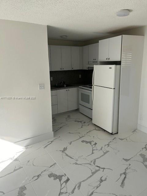 Foto del edificio - 681 W 81st St