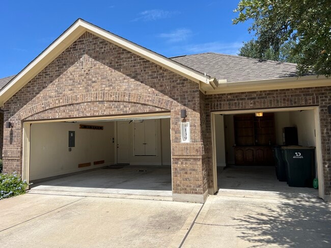 Building Photo - 139 Capstone Ct
