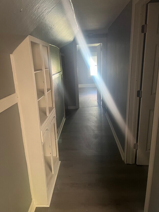 Foto del edificio - 3046 E 126th St