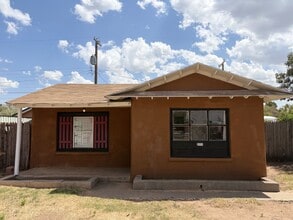Building Photo - 3111 Amherst St