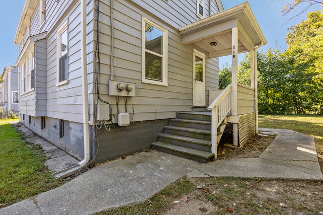 Building Photo - 61 Boys Ave