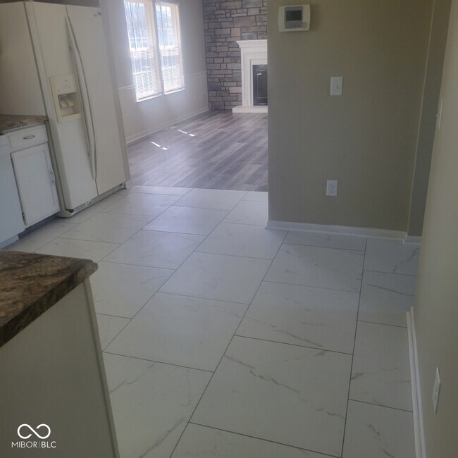 Foto del edificio - 403 Stillwood Ct