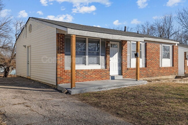 Photo - 10432 Royal Dr House