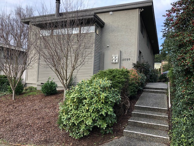 SW Facing Unit - 10320 NE 186th St