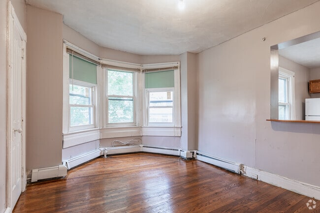 Interior Photo - 77-79 S Main St