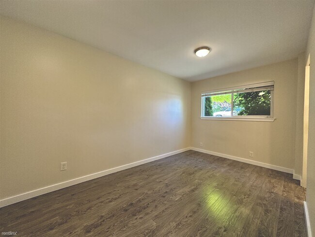 Building Photo - 1 br, 1 bath 4plex - 6111 8th Avenue North...