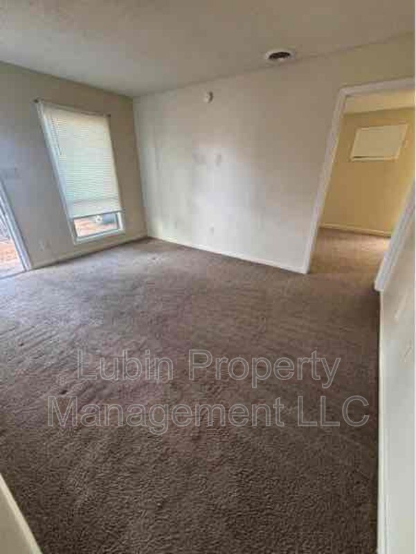 Building Photo - 4712 Royal Ridge Dr