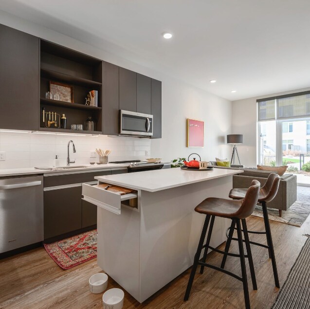 Foto del edificio - 500 Rutherford Ave