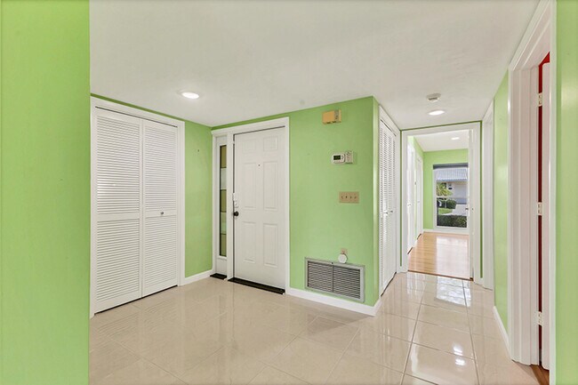Foto del edificio - 3712 Hampshire Ln