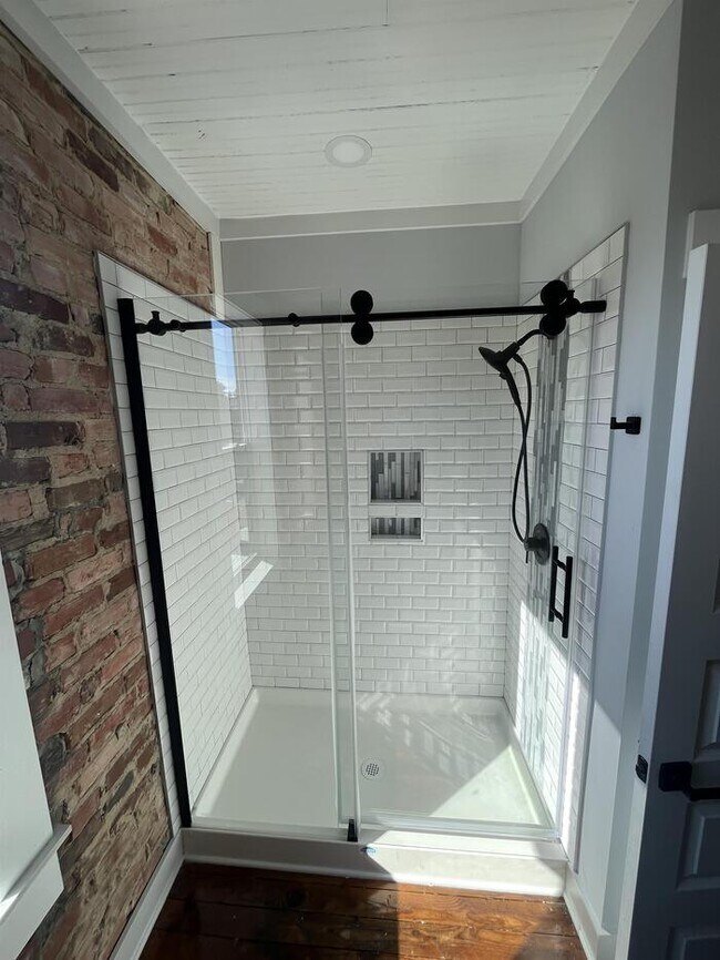 Building Photo - 201-B East Main Street, Suite 201