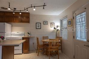 Foto del edificio - 145 10th Ave N