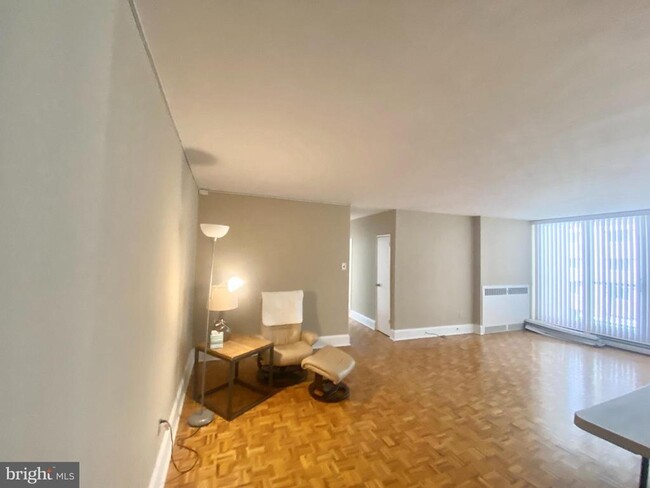 Foto del edificio - 1301 N Harrison St