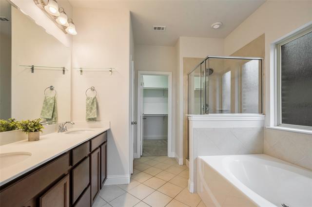 Foto principal - 3904 Driftwood Ln