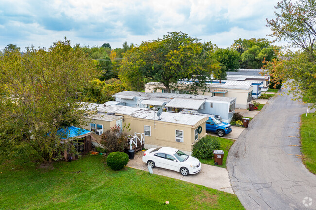 Aerial Photo - Shamrock Mobile Home Village