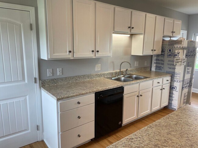 Foto del edificio - 3 BED, 3 FULL BATH HOME LOCATED IN DENTON!
