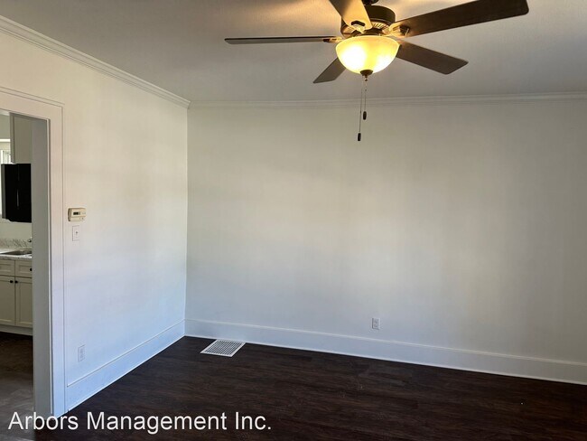 Foto del edificio - 4 br, 1.5 bath House - 524 Stewart Avenue
