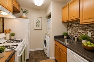 Building Photo - Harbor Place Apartment Homes
