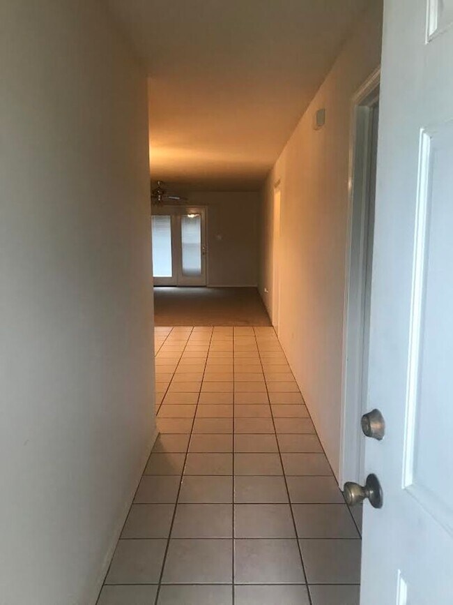 Building Photo - Large 2B/2B Duplex in Barling - Coming in ...