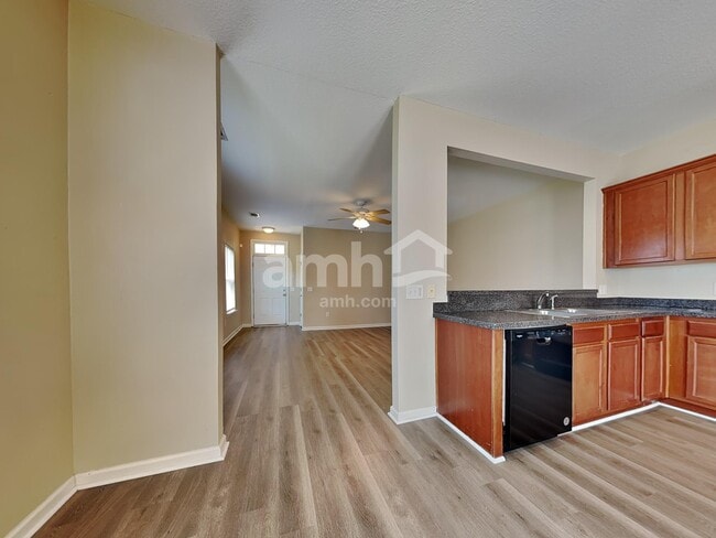 Building Photo - 30 Valley Oak Dr