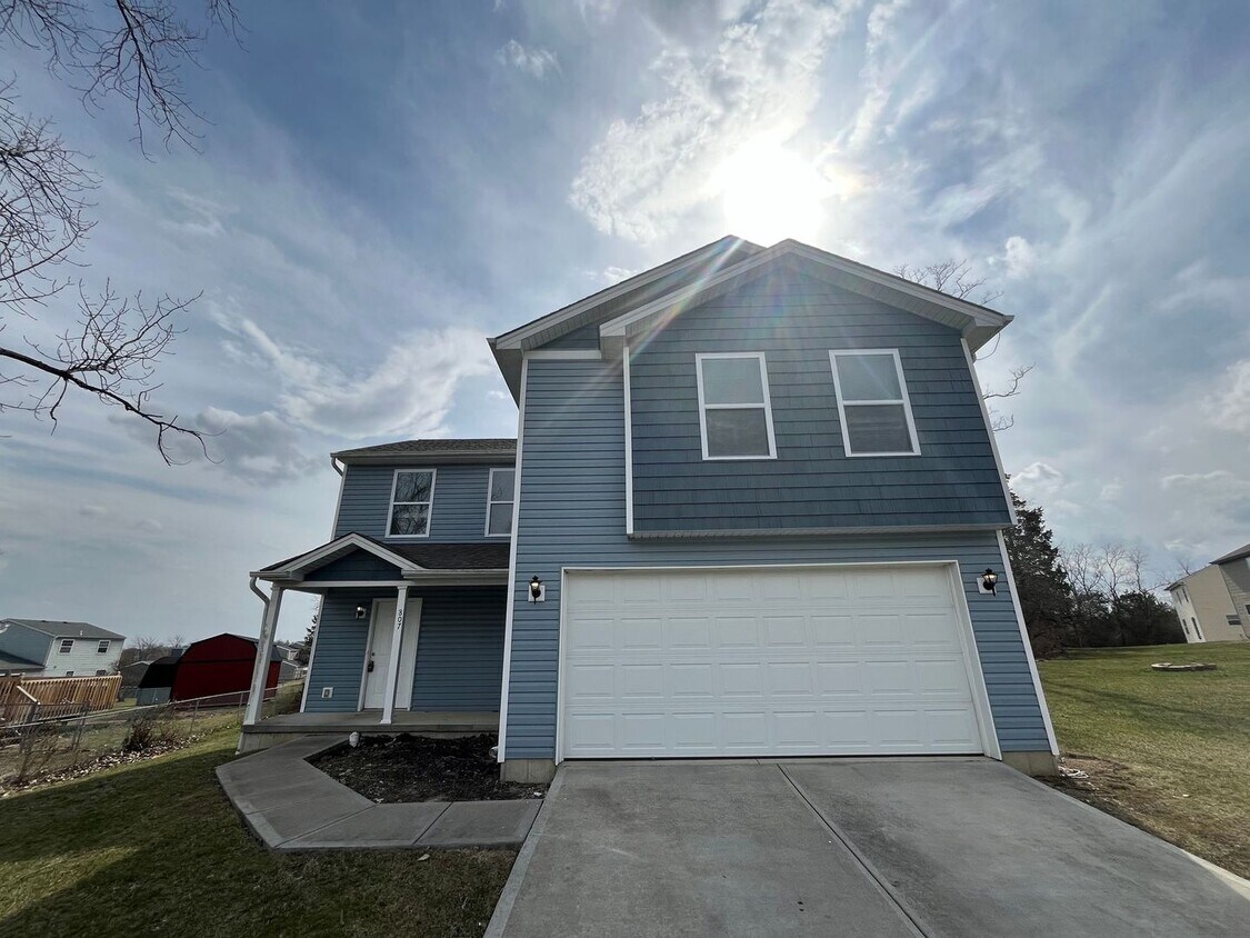 Primary Photo - 807 Glenway Dr