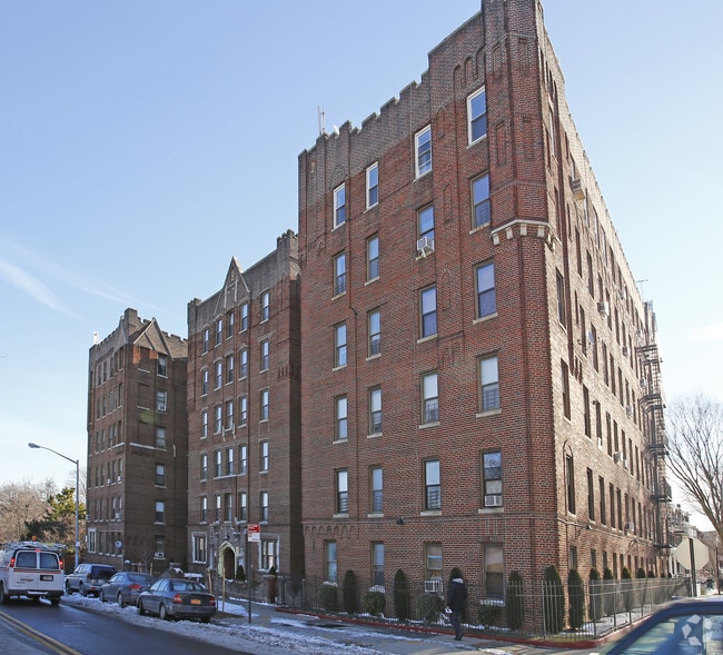 Building Photo - 6623 Ridge Blvd