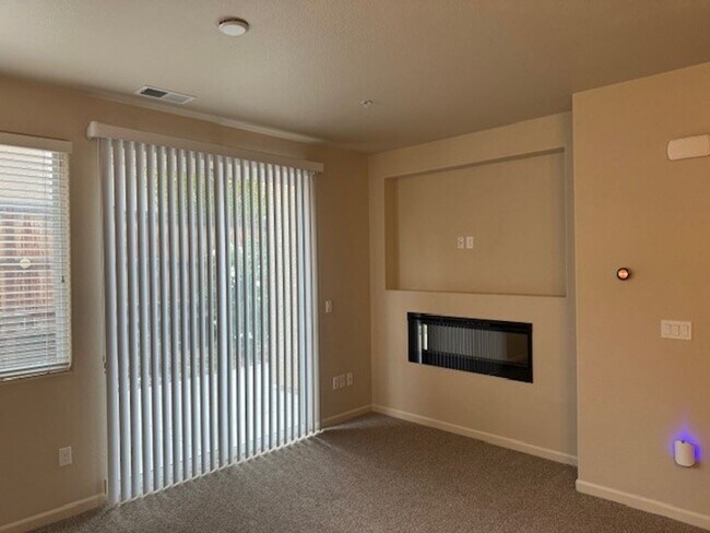 Foto del edificio - East Sparks Three Bedroom Home