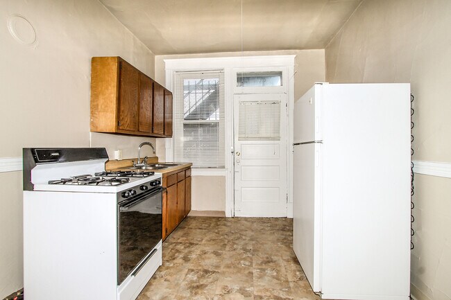 Foto del edificio - 6016 Waterman Blvd