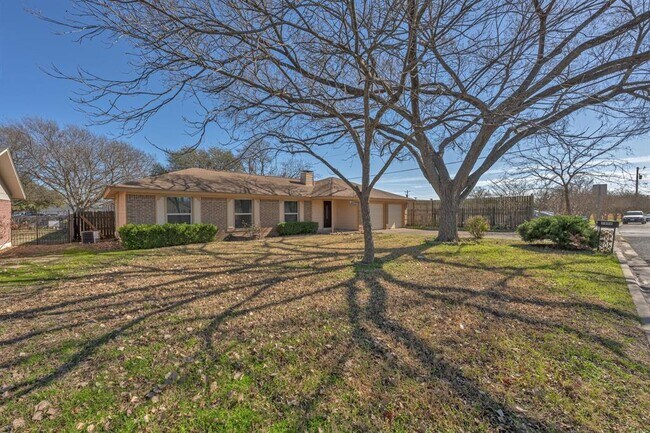 Foto del edificio - 2808 Blue Ridge Dr