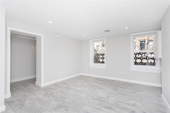 Building Photo - 239 4th St