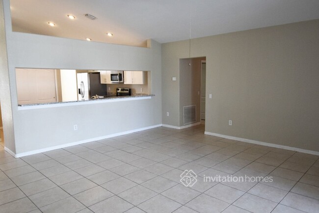 Building Photo - 9232 Hidden Water Cir