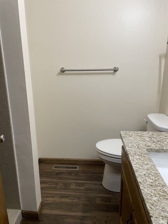 Foto del edificio - 1703 Heritage Ln