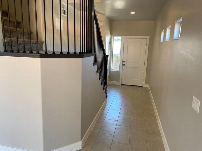 Foto del edificio - Red Mountain Vista Town Home
